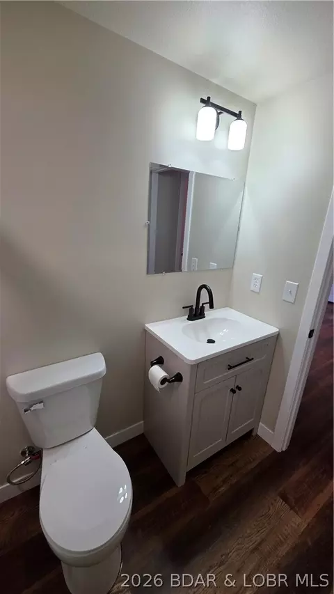 Bath - 505 N Monroe St, Versailles, MO 65084 photo 2 of 3
