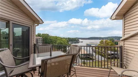 70 Robinwood Dr #3E, Lake Ozark, MO 65049
