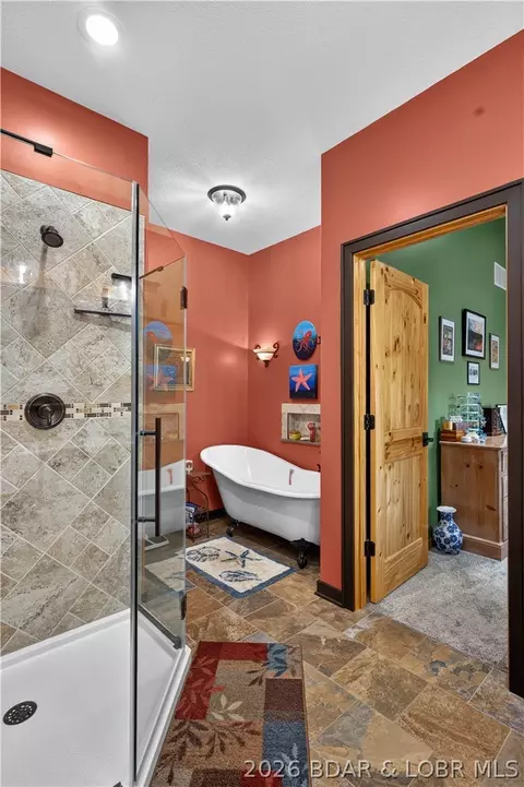 Bath - 29601 Timber Loop, Edwards, MO 65326 photo 2 of 5