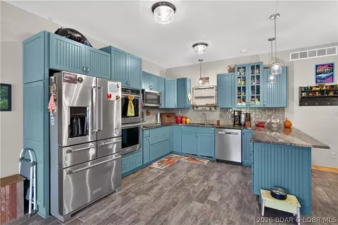 Kitchen - 29601 Timber Loop, Edwards, MO 65326 photo 2 of 7