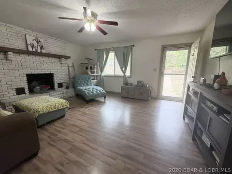Living - 315 9th St, Crocker, MO 65452 photo 2 of 4