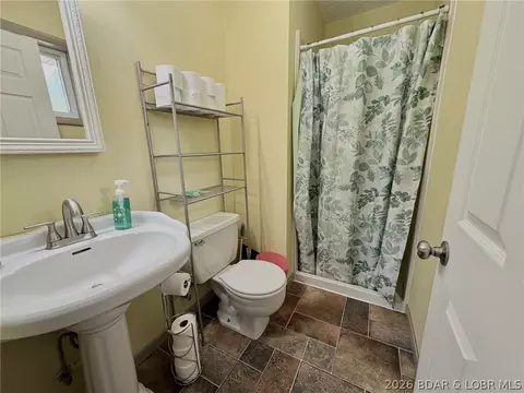 Bath - 315 9th St, Crocker, MO 65452 photo 2 of 3