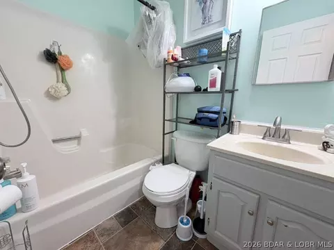Bath - 315 9th St, Crocker, MO 65452 photo 1 of 3