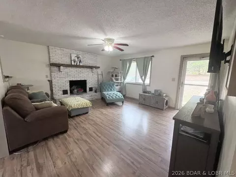 Living - 315 9th St, Crocker, MO 65452 photo 1 of 4