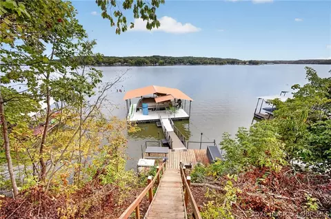 6 Aces Dr, Edwards, MO 65326