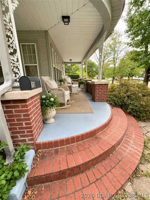 Exterior - 601 E Newton St, Eldon, MO 65026 photo 2 of 23
