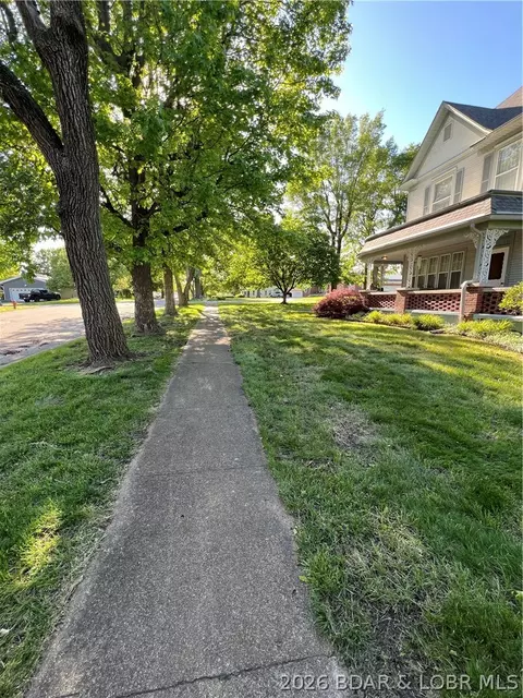Exterior - 601 E Newton St, Eldon, MO 65026 photo 19 of 23