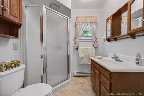 Bath - 601 E Newton St, Eldon, MO 65026 photo 2 of 8