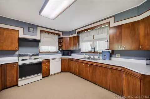 Kitchen - 601 E Newton St, Eldon, MO 65026 photo 3 of 4