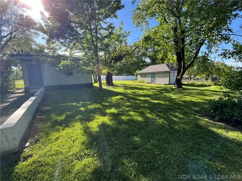 Exterior - 601 E Newton St, Eldon, MO 65026 photo 13 of 23