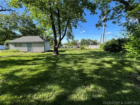 Exterior - 601 E Newton St, Eldon, MO 65026 photo 16 of 23