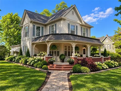 Exterior - 601 E Newton St, Eldon, MO 65026 photo 6 of 23