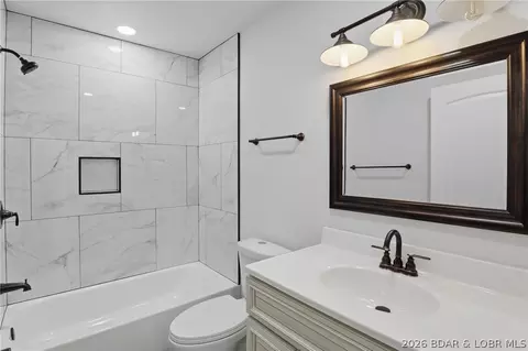 Bath - 116 Oak St, Eldon, MO 65026 photo 1 of 3