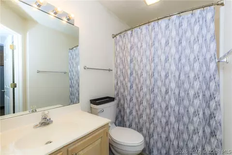 Bath - 601 Park Place Dr #1A, Kaiser, MO 65047 photo 2 of 3