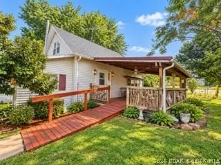 Exterior - 610 Old W Rd, Versailles, MO 65084 photo 1 of 3
