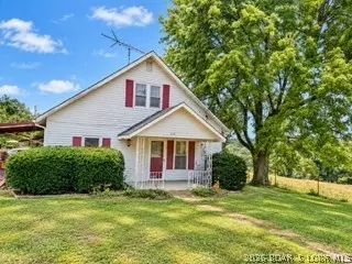 610 Old W Rd, Versailles, MO 65084
