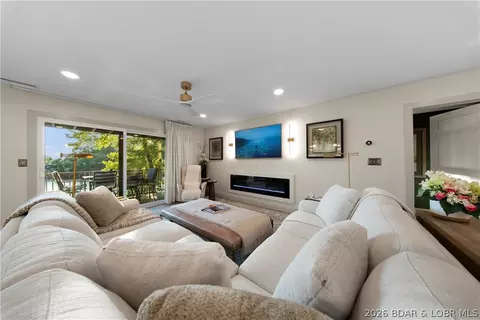 365 Waters Edge Dr #1B, Lake Ozark, MO 65049