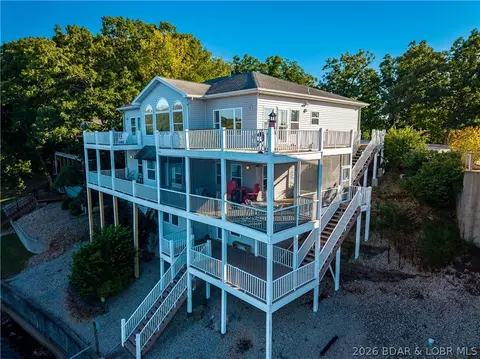 100 Allies Alley Dr, Sunrise Beach, MO 65079