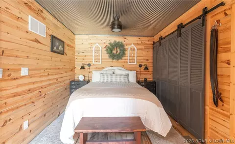 Bedroom - 81 Meadowlark Rd, Brumley, MO 65017 photo 2 of 5