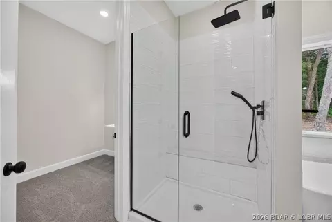 Bath - 1050 Emerald Hills Dr, Edwards, MO 65326 photo 3 of 9