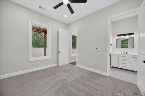 Bedroom - 1050 Emerald Hills Dr, Edwards, MO 65326 photo 11 of 12