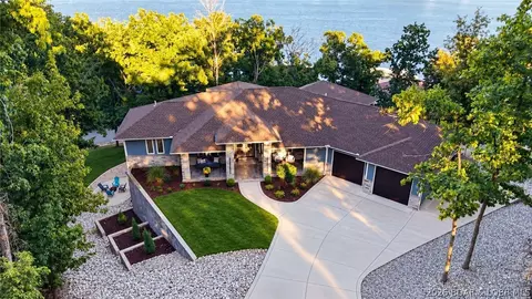 118 Via Appia Ct, Sunrise Beach, MO 65079