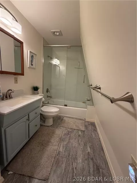 Bath - 30847 Rustic Rd, Rocky Mount, MO 65072 photo 3 of 5