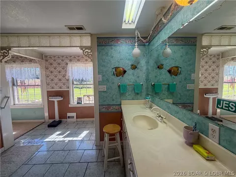 Bath - 14077 Hwy D, Versailles, MO 65084 photo 3 of 6