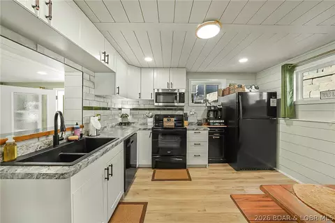 Kitchen - 30822 Windy Ln, Rocky Mount, MO 65072 photo 2 of 4
