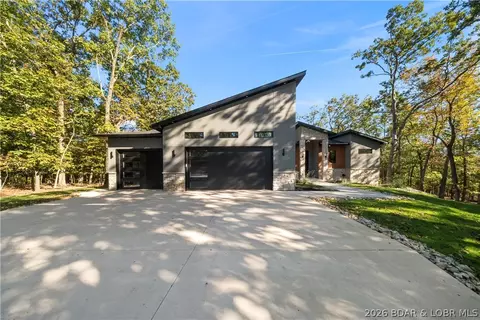 105 Fairoaks Ln, Sunrise Beach, MO 65079