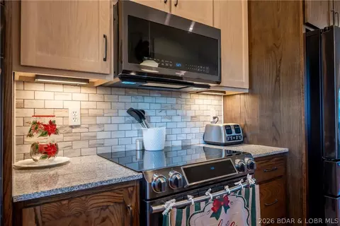 Kitchen - 367 Hwy Mm, Eldon, MO 65026 photo 3 of 5