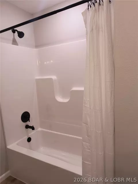 Bath - 1013 Colorado Ave, Eldon, MO 65026 photo 5 of 5