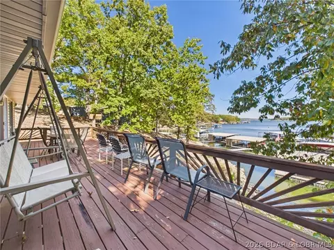 772 Shawnee View Dr, Sunrise Beach, MO 65079