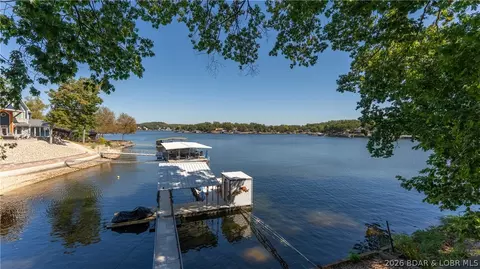 72 Hendrix Haven Dr, Sunrise Beach, MO 65079
