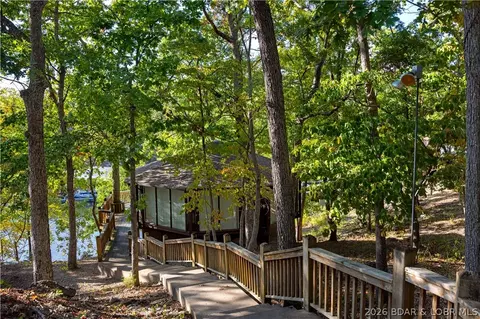 159 Tree Top Dr #10, Four Seasons, MO 65049