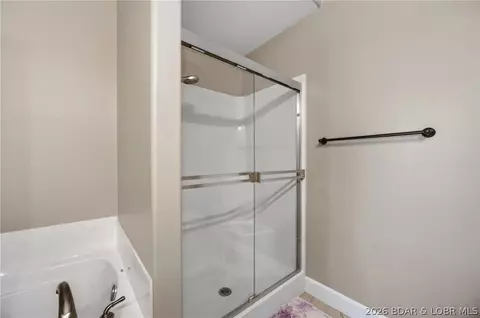 Bath - 100 Trinity Pointe Dr #1N, Camdenton, MO 65020 photo 2 of 4