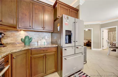 Kitchen - 100 Trinity Pointe Dr #1N, Camdenton, MO 65020 photo 6 of 6