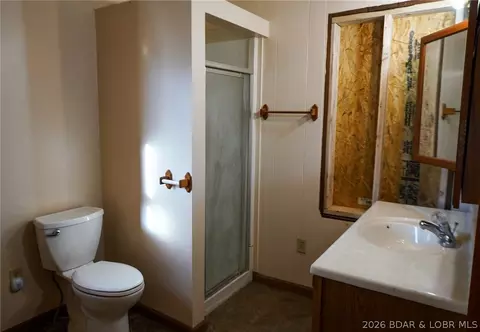 Bath - 4 Kings Bluff Dr, Eugene, MO 65032 photo 1 of 3