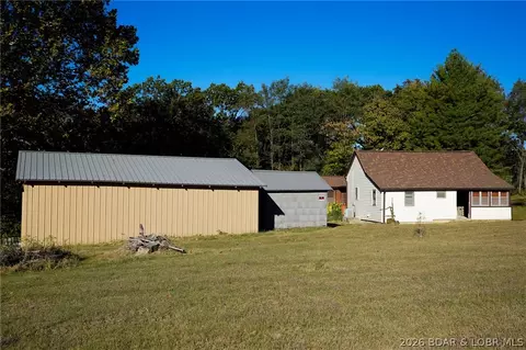 Exterior - 4 Kings Bluff Dr, Eugene, MO 65032 photo 5 of 6