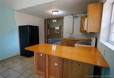 Kitchen - 4 Kings Bluff Dr, Eugene, MO 65032 photo 1 of 2