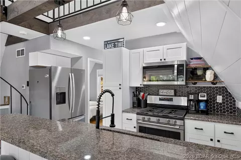Kitchen - 4571 Jerry Lees Way, Stover, MO 65078 photo 3 of 4