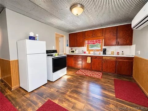 106 W Byrd St, Tipton, MO 65081 photo 3