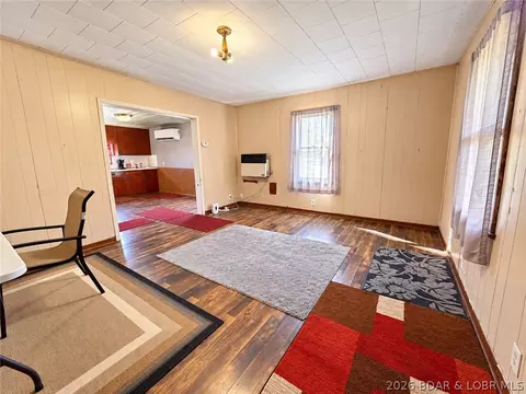 106 W Byrd St, Tipton, MO 65081 photo 2