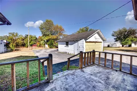 Exterior - 332 Business Route 5, Camdenton, MO 65020 photo 3 of 9
