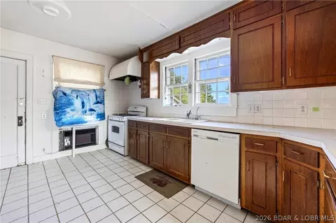 Kitchen - 332 Business Route 5, Camdenton, MO 65020 photo 2 of 4