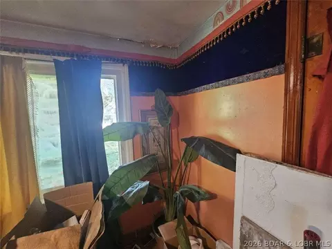 Entry Way - 555 Main St, Olean, MO 65064 photo 1 of 3