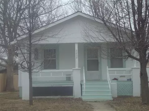 2232 W Olive St, Springfield, MO 65802 photo 1