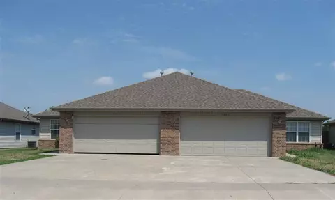 4433 W La Siesta St, Springfield, MO 65802 photo 1