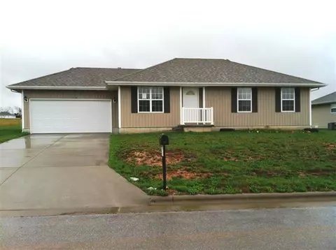 118 Cherry Ave, Clever, MO 65631 photo 1