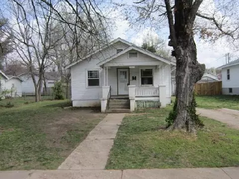 2152 N Franklin Ave, Springfield, MO 65803 photo 1